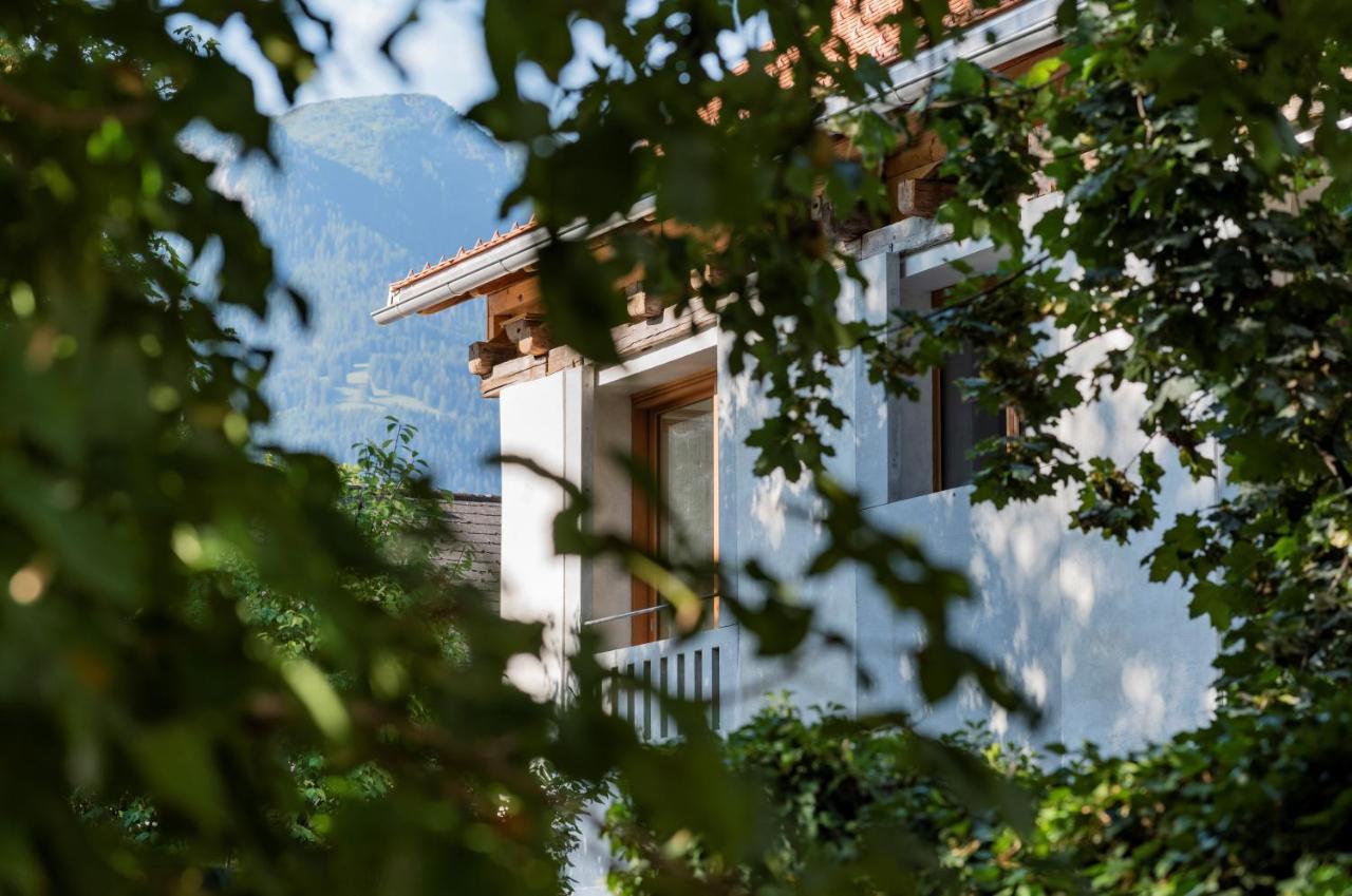 Casa Caminada Hotel Furstenaubruck Bagian luar foto